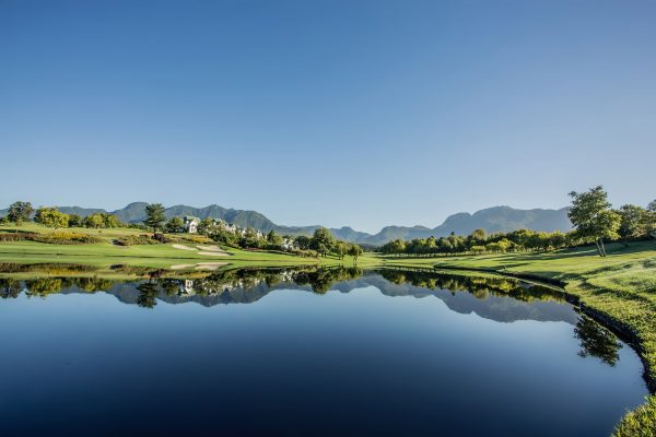 Play Fancourt Montagu Course while golfing in africa