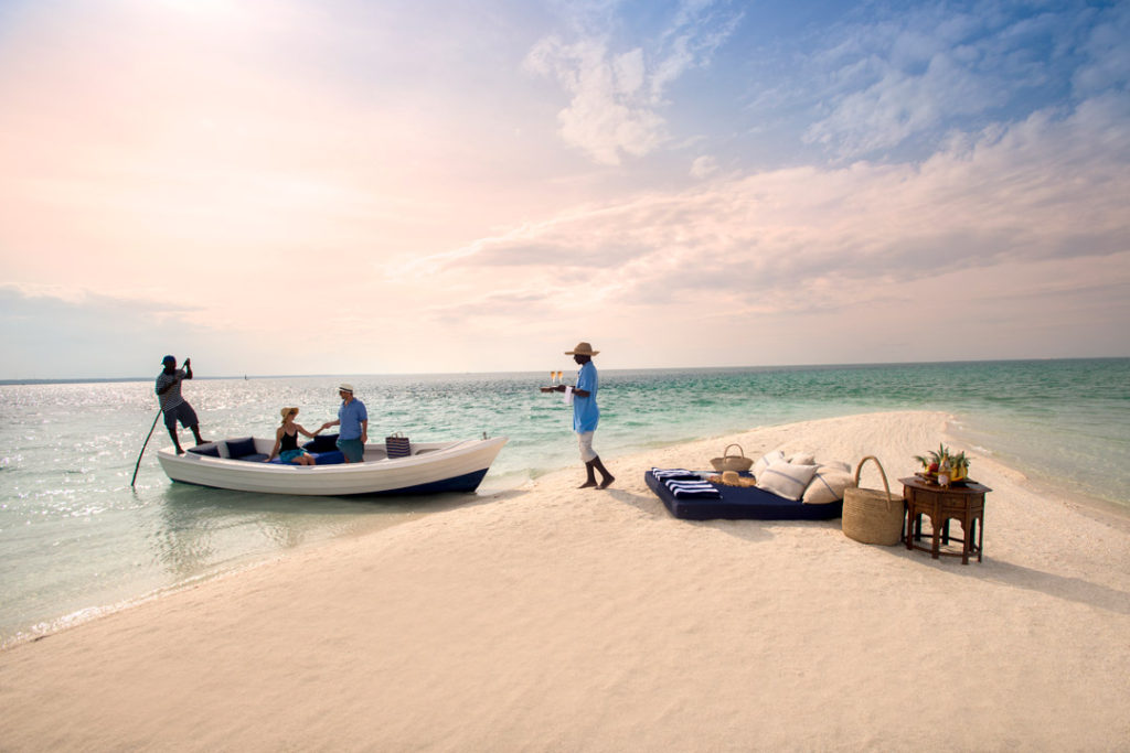 benguerra-island-actvities-cast-away-picnic