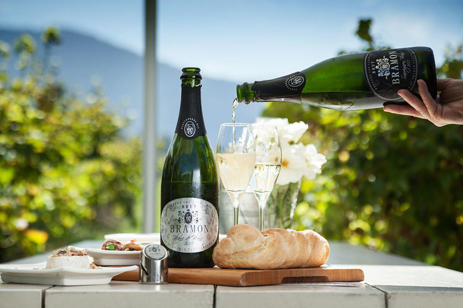 Fine dining cuisine and champagne at Fancourt luxury accommodation and golf course. Luxury golf tour experience on the Garden Route.